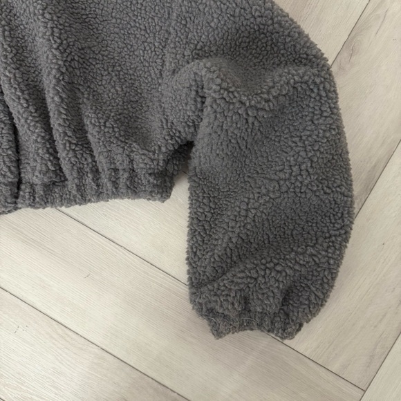 Gray Sherpa Cropped Jacket - Picture 5 of 6